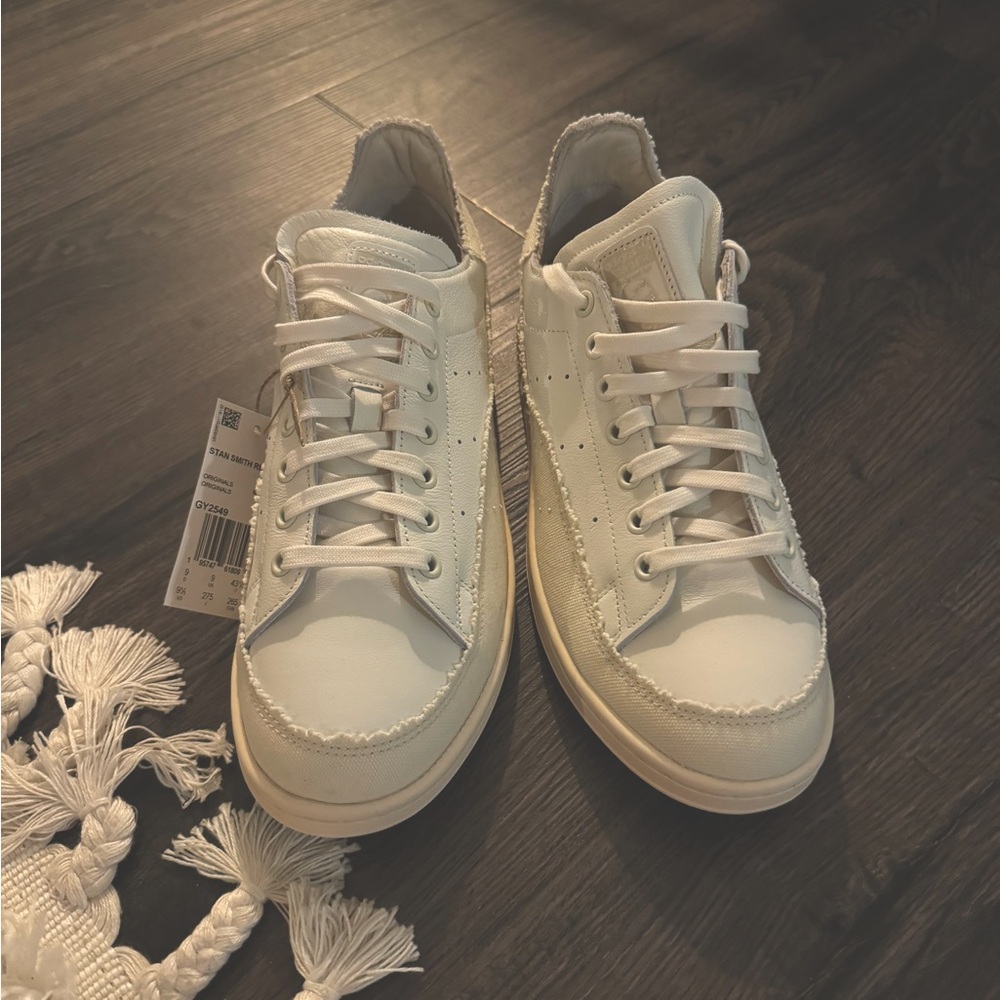 Off white Adidas Stan Smith Recon Shoe (size 9.5)